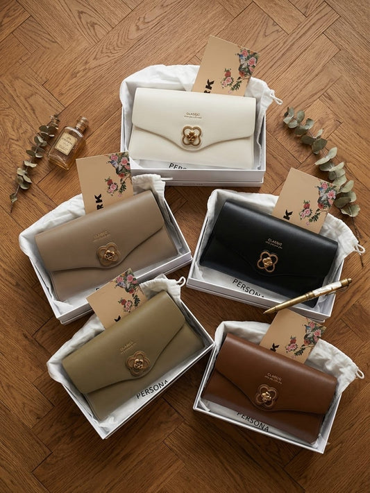 Elegance, wrapped in perfection.
A timeless statement piece designed for those who believe luxury is in the details. 🤍👜