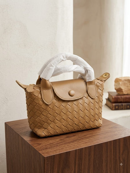 LuxeWeave Women’s Handbag – Elegant Woven Tote